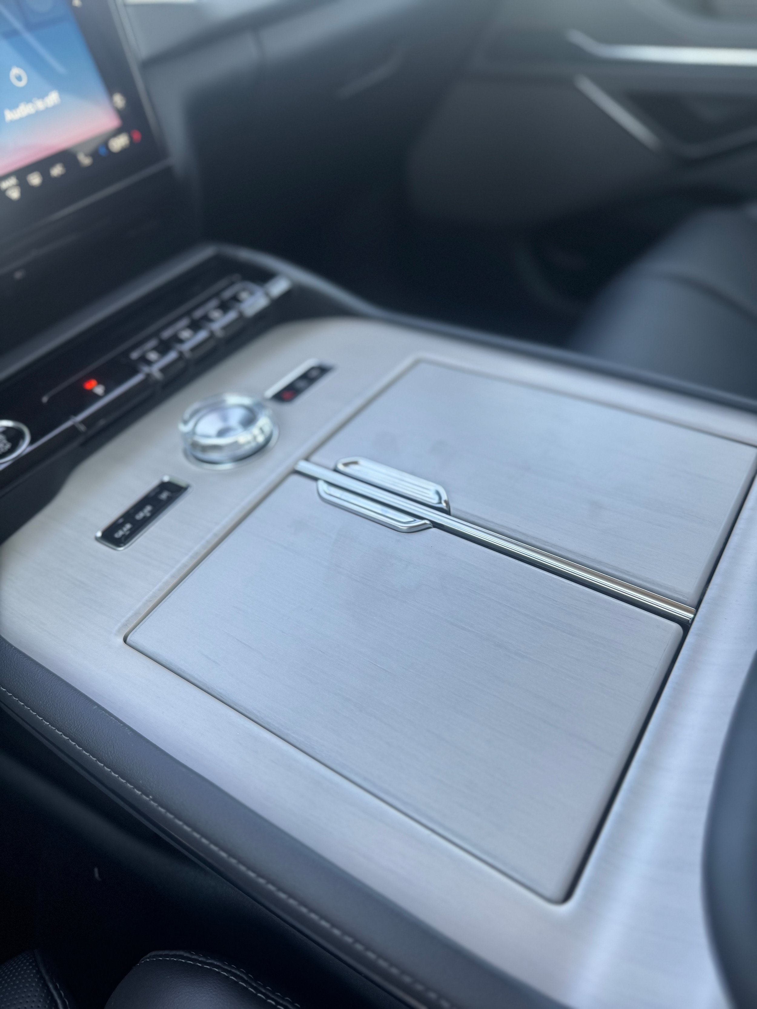 New 2025 Lincoln Navigator L Reserve AWD/4WD image 18