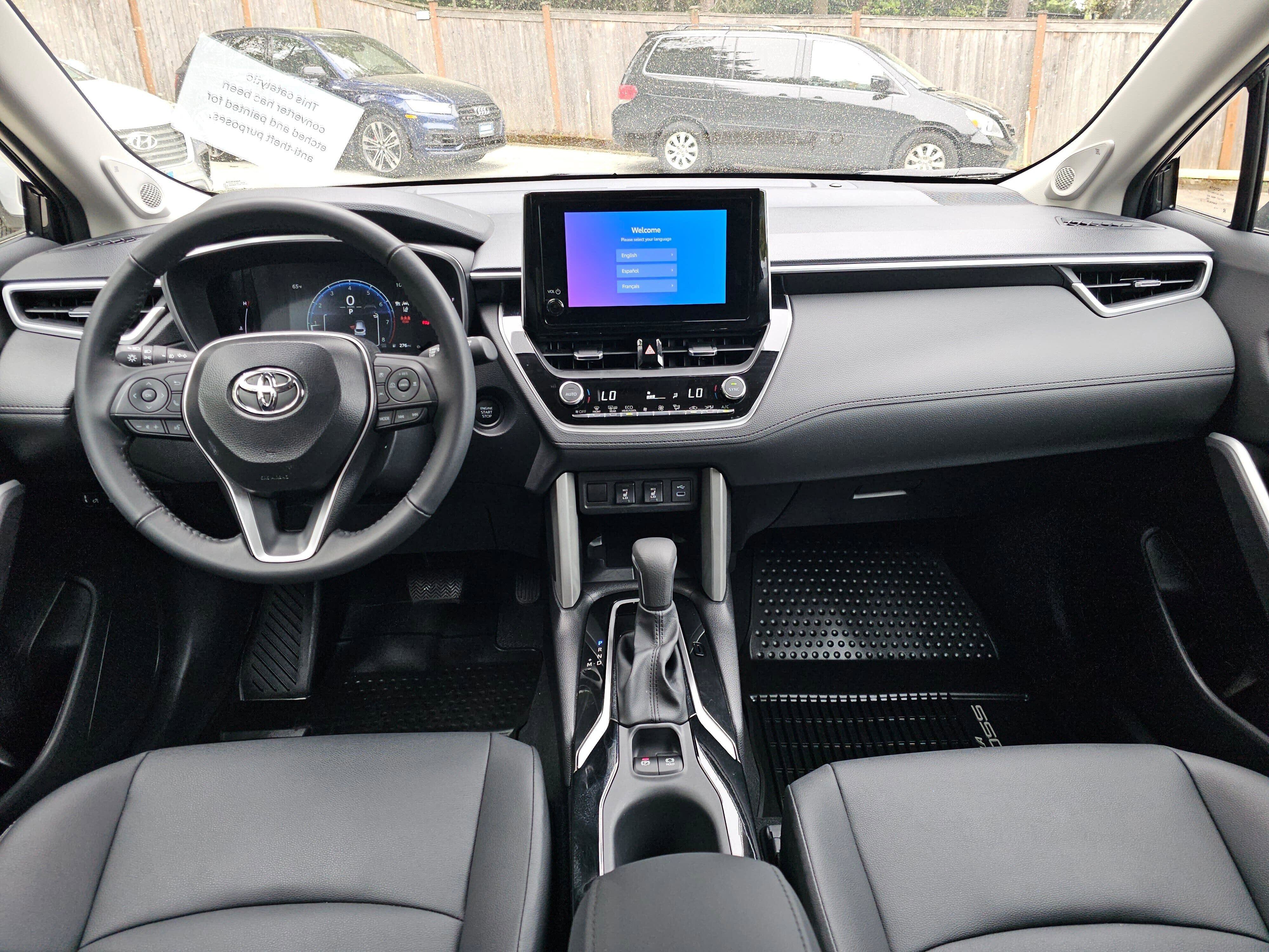 Used 2025 Toyota Corolla Cross XLE w/ Convenience Package image 19