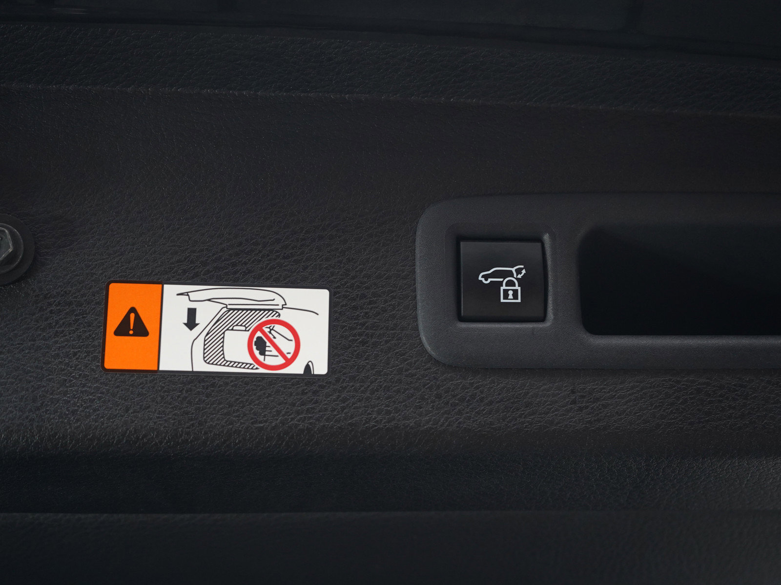 Certified 2025 Toyota Sienna XLE Woodland Edition AWD/4WD image 20