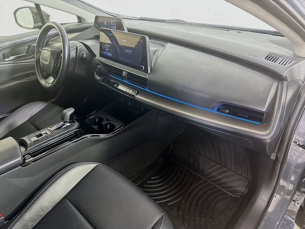 Used 2024 Toyota Prius XLE AWD/4WD image 30