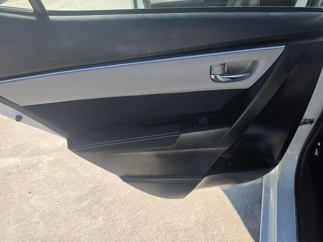 Used 2017 Toyota Corolla LE FWD image 20