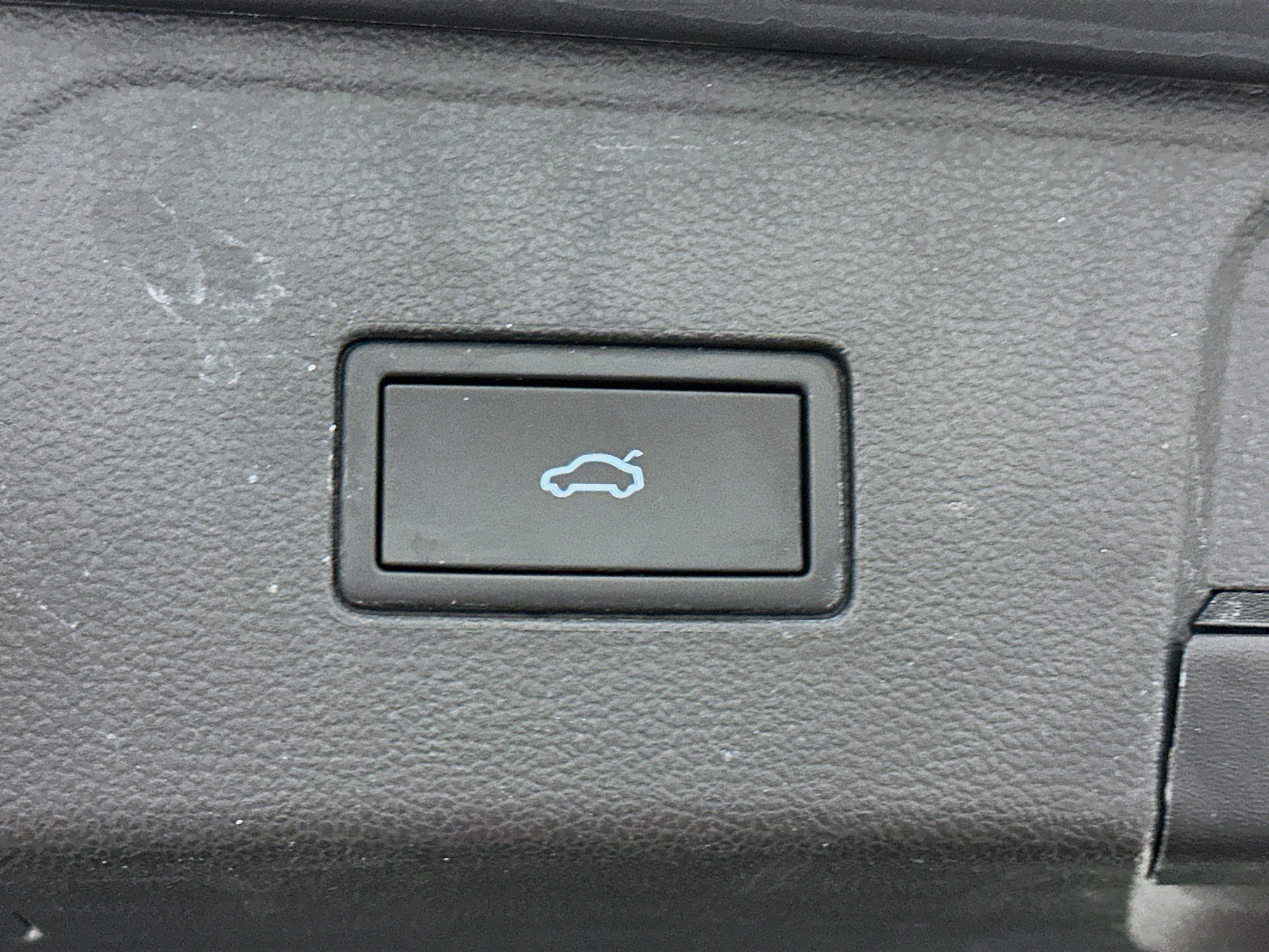 Used 2024 Volkswagen Atlas SE image 32