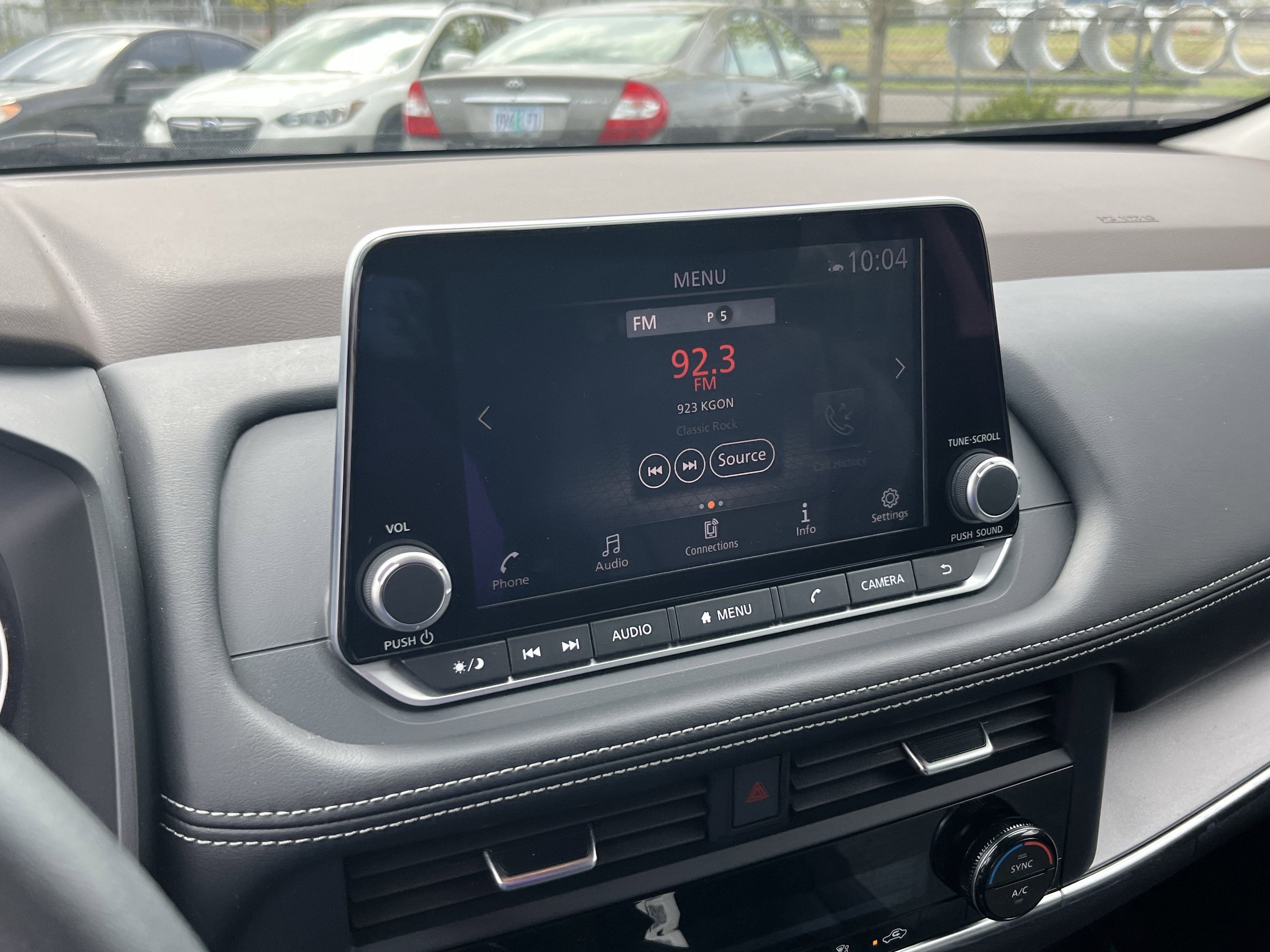 Used 2023 Nissan Rogue SV image 22