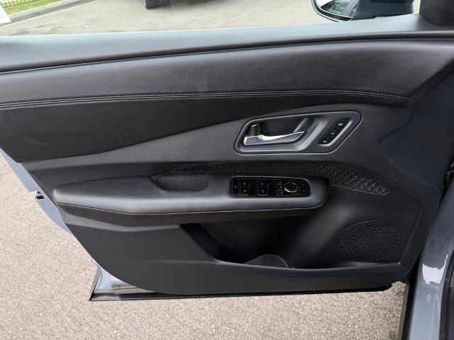 Certified 2024 Nissan Ariya FWD image 19