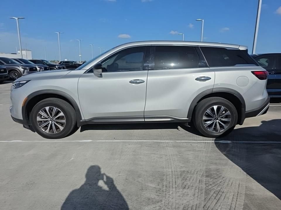 Used 2023 INFINITI QX60 Pure image 4