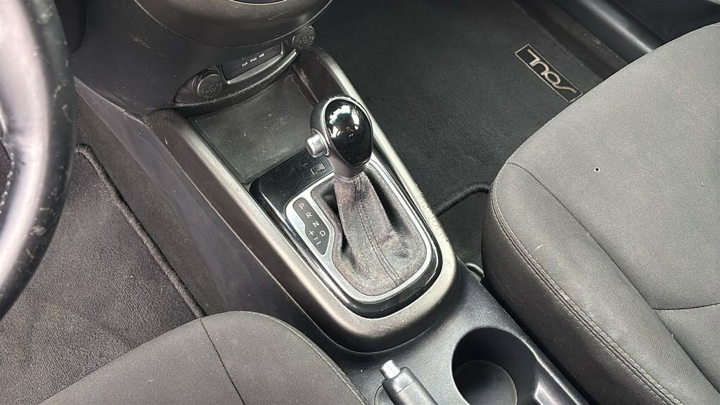 Used 2013 Kia Soul + FWD image 20
