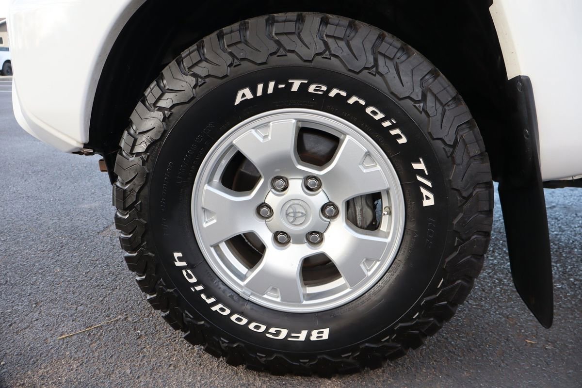 Used 2014 Toyota Tacoma PreRunner w/ TRD Off-Road Package image 41