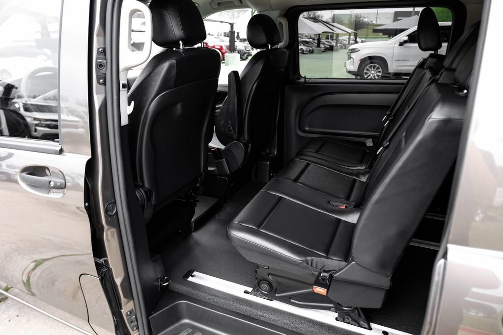 Used 2017 Mercedes-Benz Metris Passenger w/ Driver Efficiency Package image 34