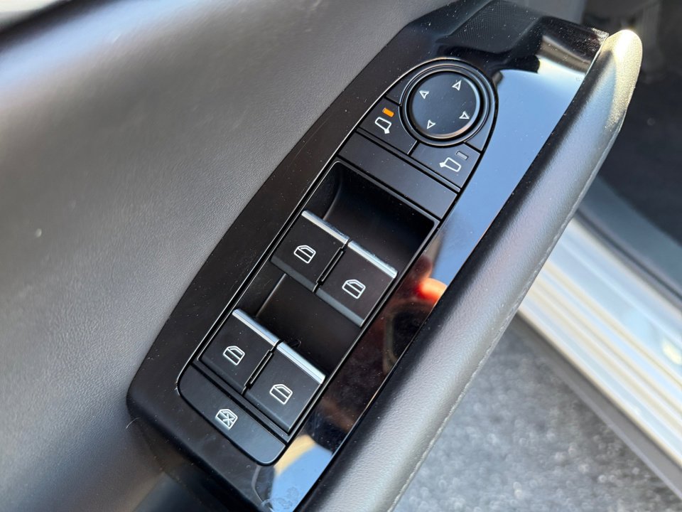 Certified 2025 MAZDA MAZDA3 s image 30