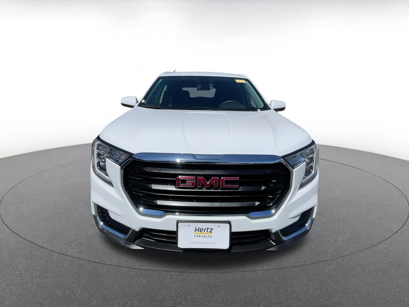 Used 2024 GMC Terrain SLE image 4