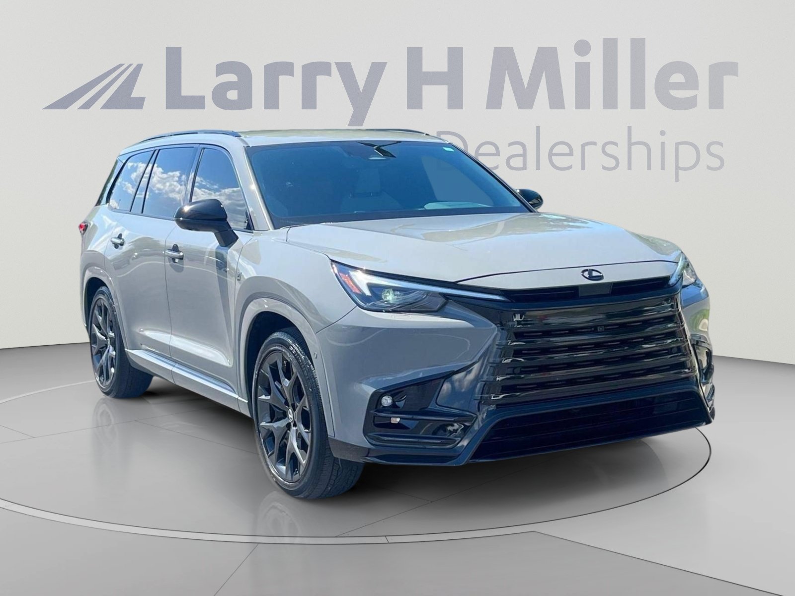 Used 2026 Lexus TX 500h AWD w/ Technology Package image 8