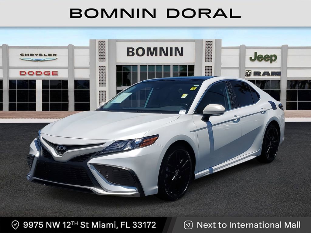 Used 2022 Toyota Camry XSE image 1