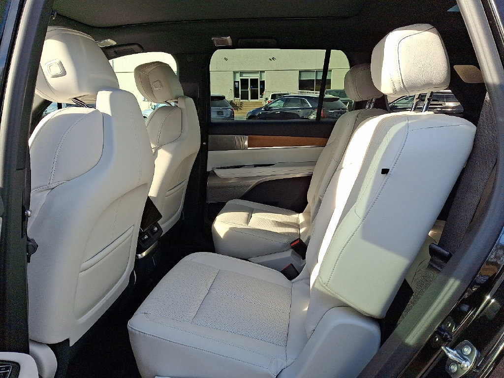New 2026 Cadillac Vistiq Premium Luxury AWD/4WD image 5