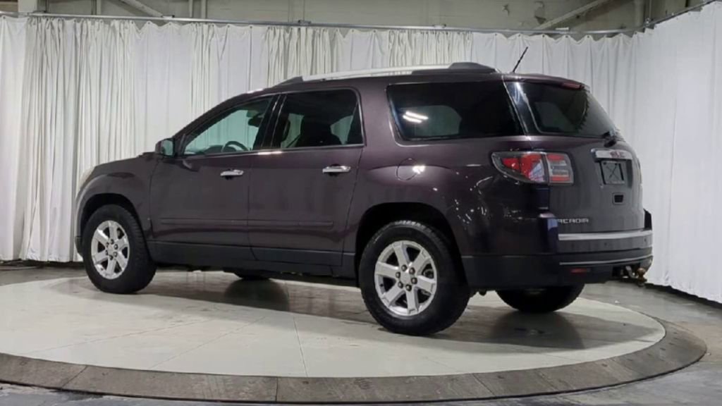 Used 2015 GMC Acadia SLE image 8