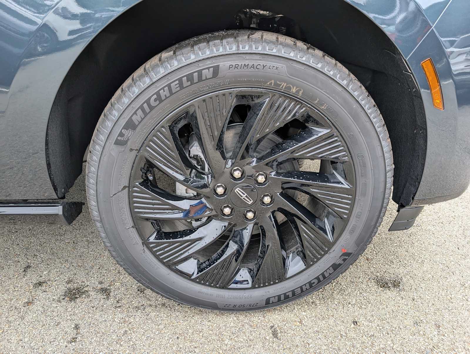 New 2026 Lincoln Navigator L Reserve w/ Jet Appearance Package AWD/4WD image 3