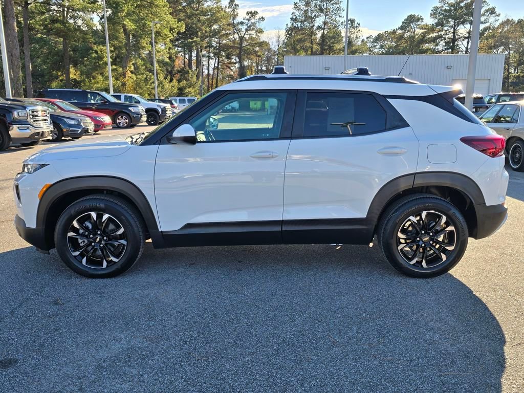 Used 2023 Chevrolet TrailBlazer LT image 2