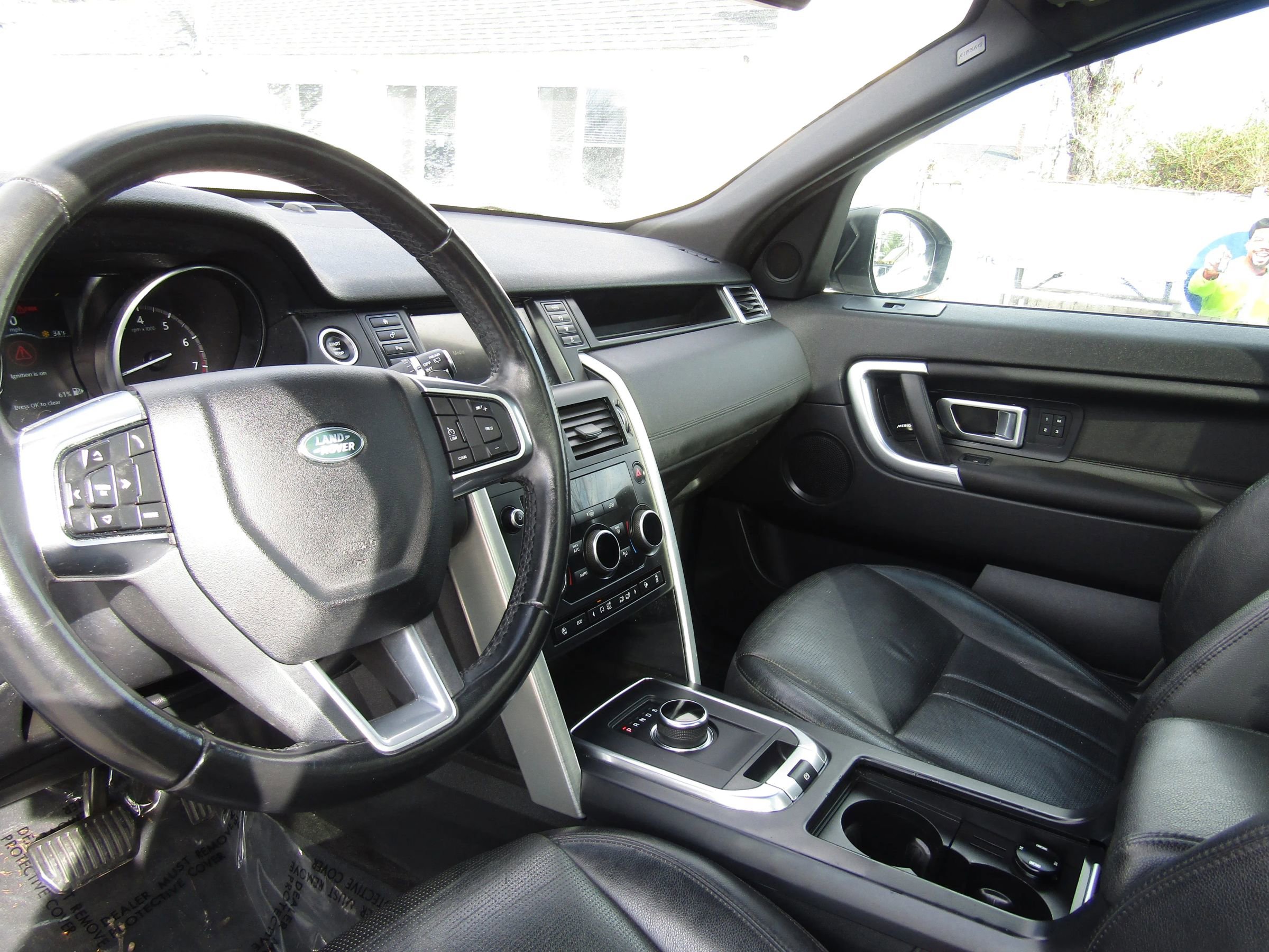 Used 2019 Land Rover Discovery Sport HSE image 28