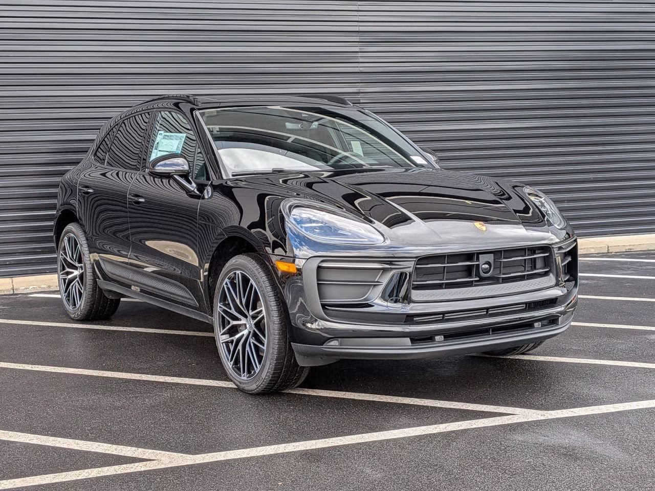 Certified 2026 Porsche Macan AWD/4WD image 9