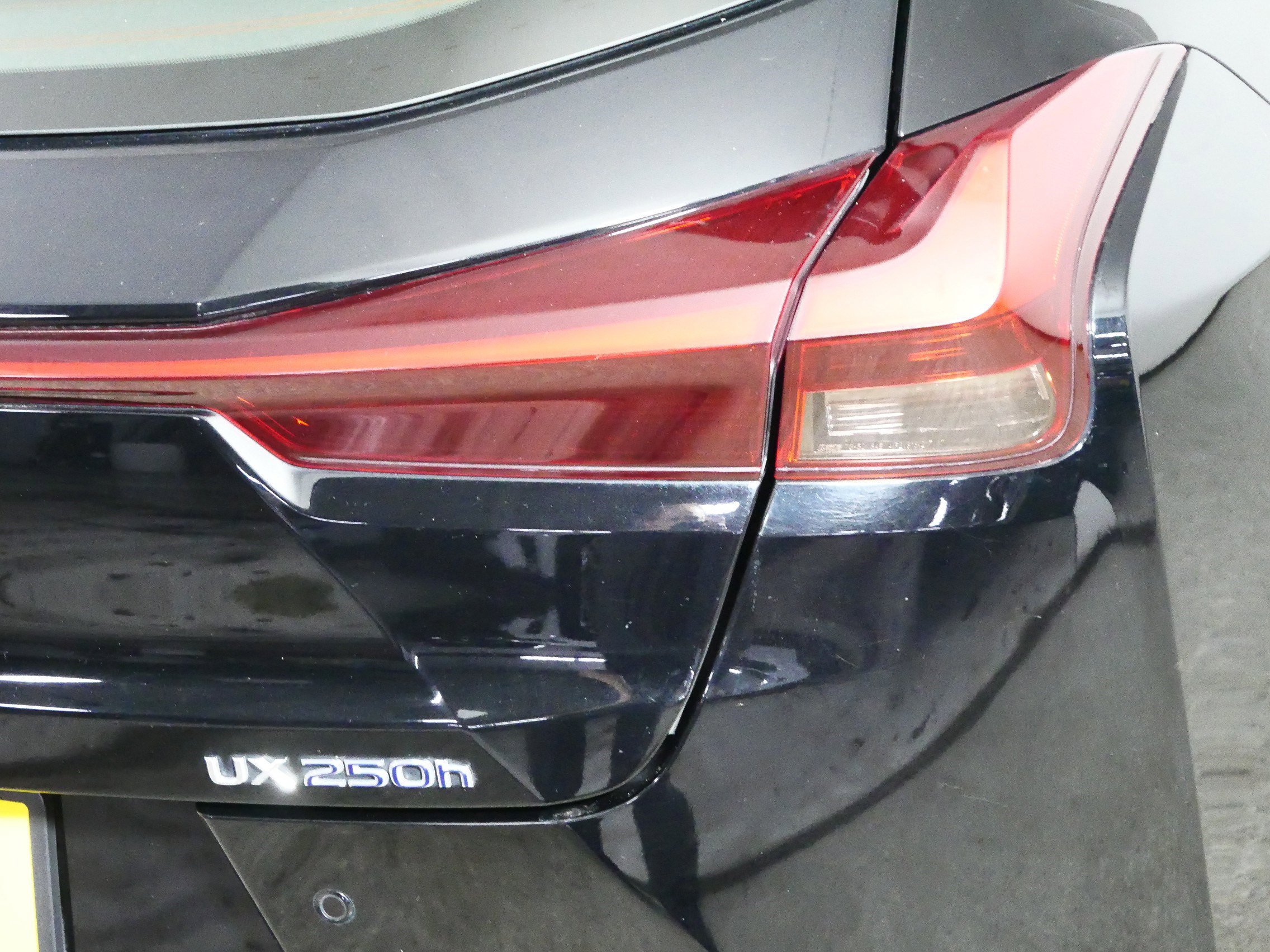 Used 2020 Lexus UX 250h F Sport image 17