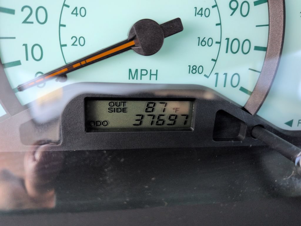 Used 2004 Toyota Corolla LE FWD image 16