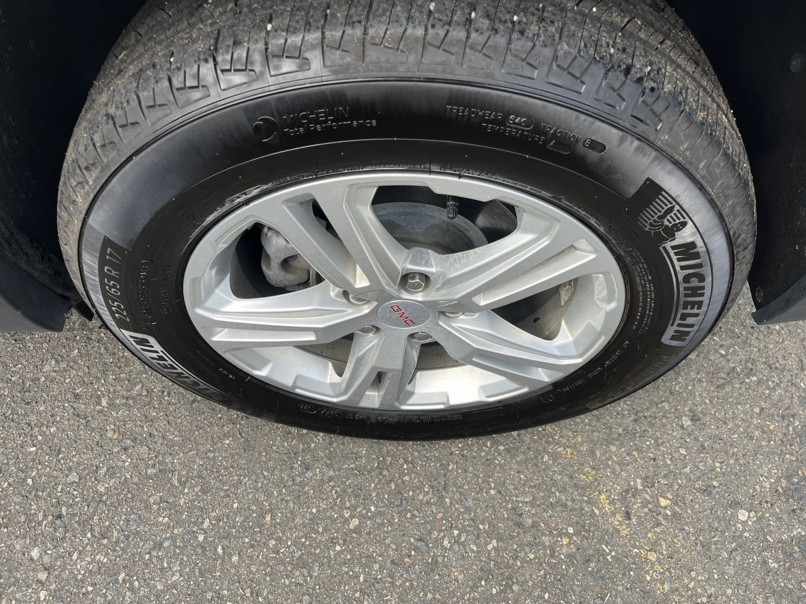 Used 2024 GMC Terrain SLE image 32