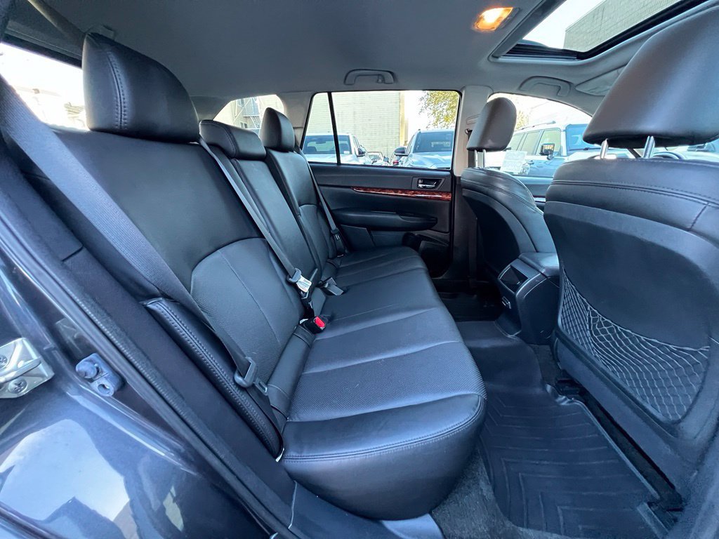 Used 2012 Subaru Outback 3.6R Limited w/ Moonroof Pkg AWD/4WD image 18