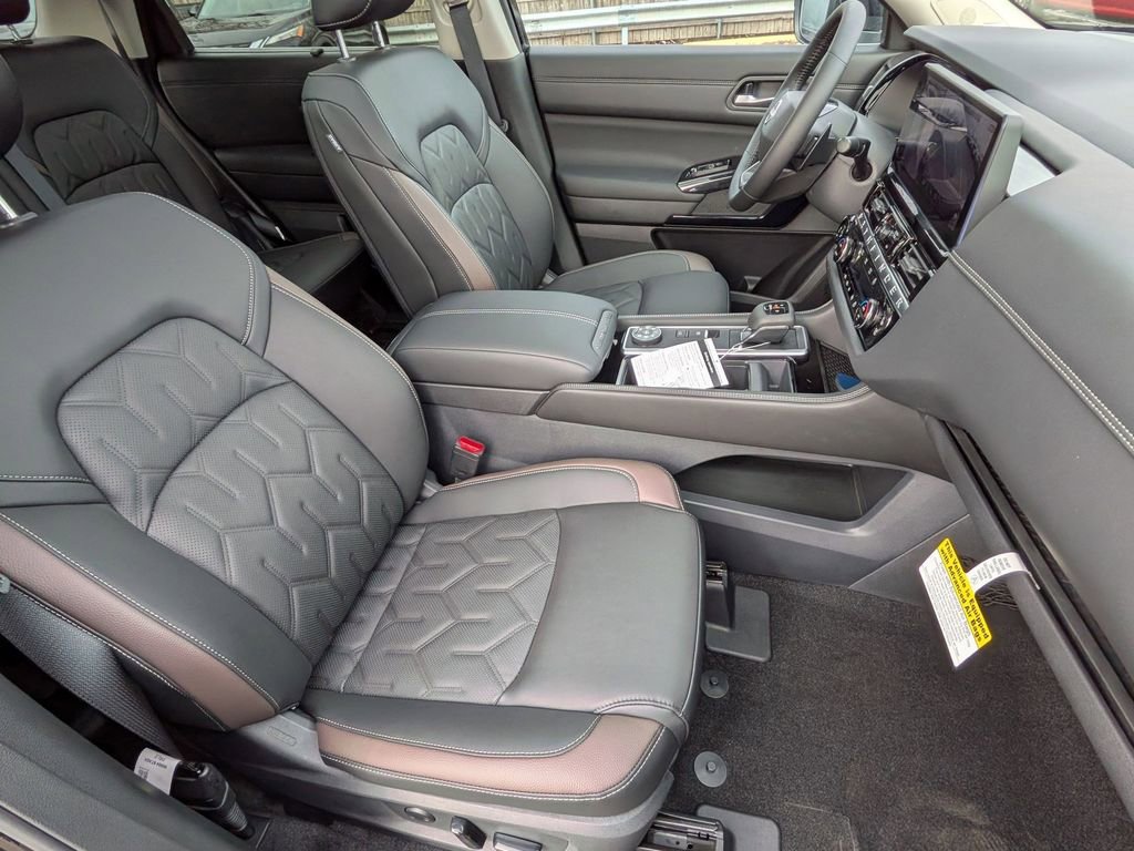 New 2026 Nissan Pathfinder Platinum w/ Cargo Package AWD/4WD image 26