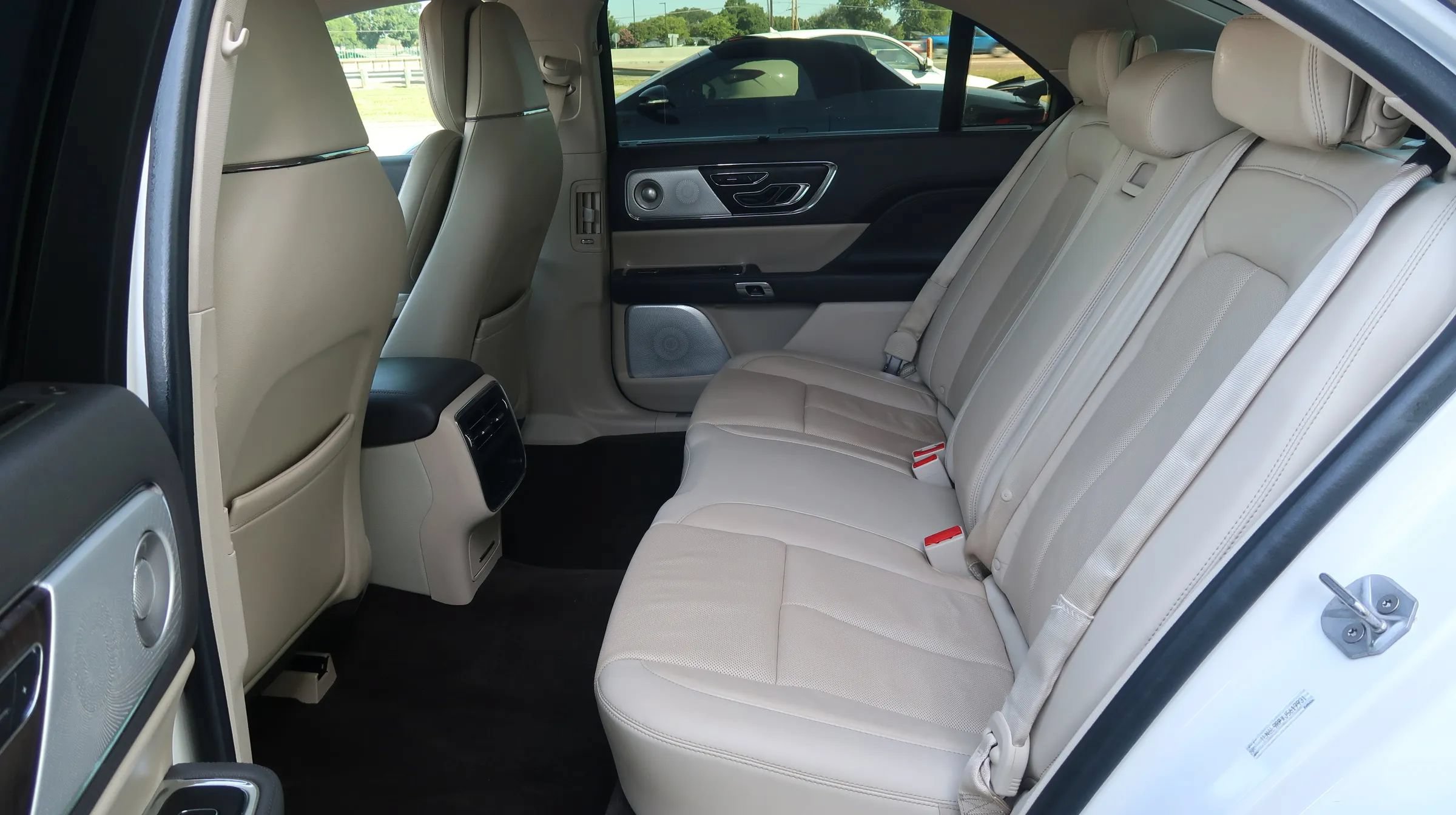 Used 2018 Lincoln Continental Reserve w/ Rear-seat Package FWD image 20