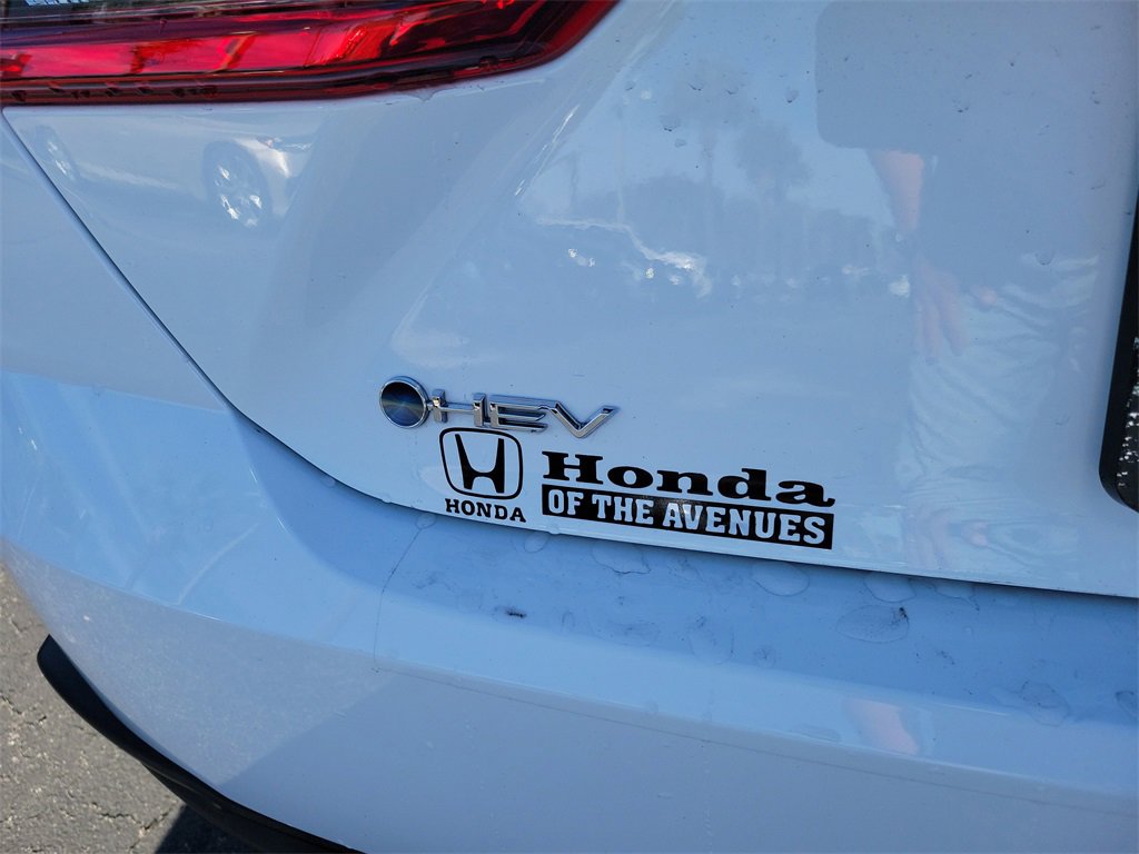 Used 2025 Toyota Camry SE image 9