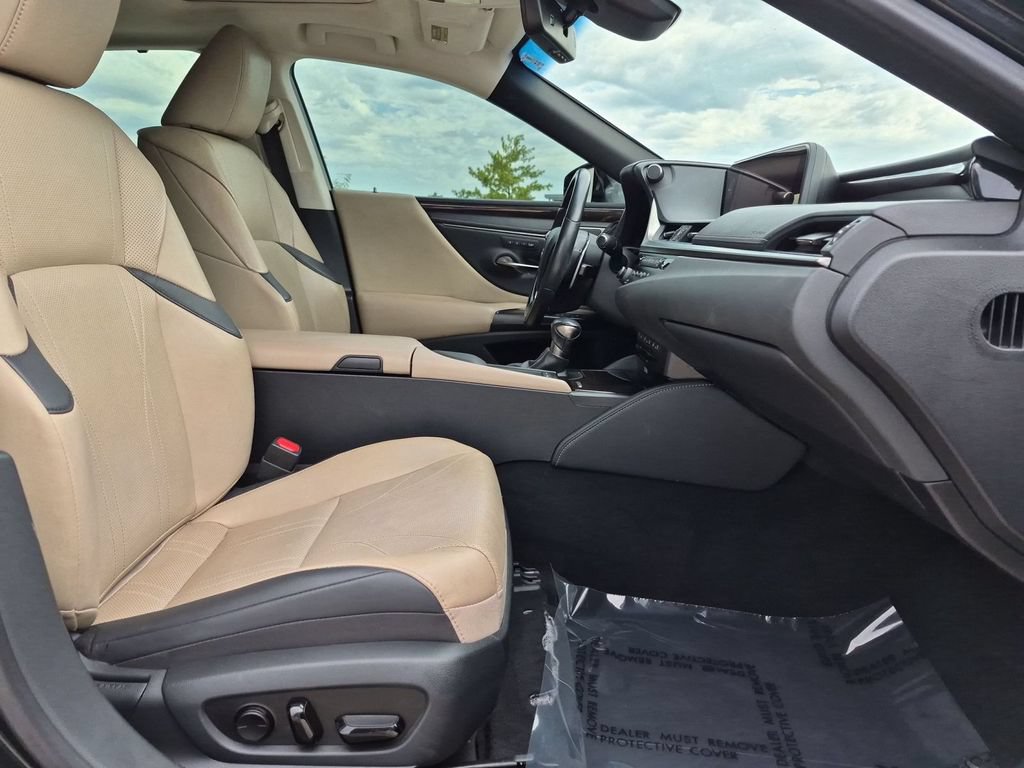 Used 2019 Lexus ES 300h Ultra Luxury FWD image 20