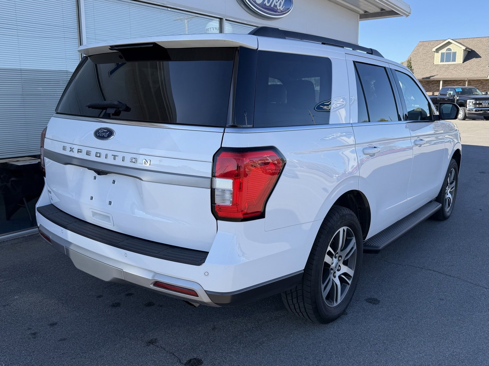 Used 2024 Ford Expedition XLT image 7