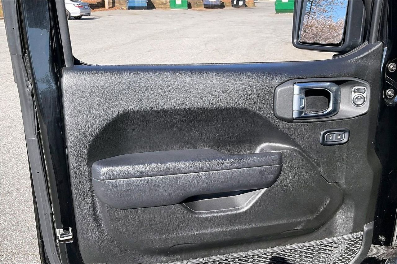 Certified 2025 Jeep Wrangler Unlimited Rubicon image 26