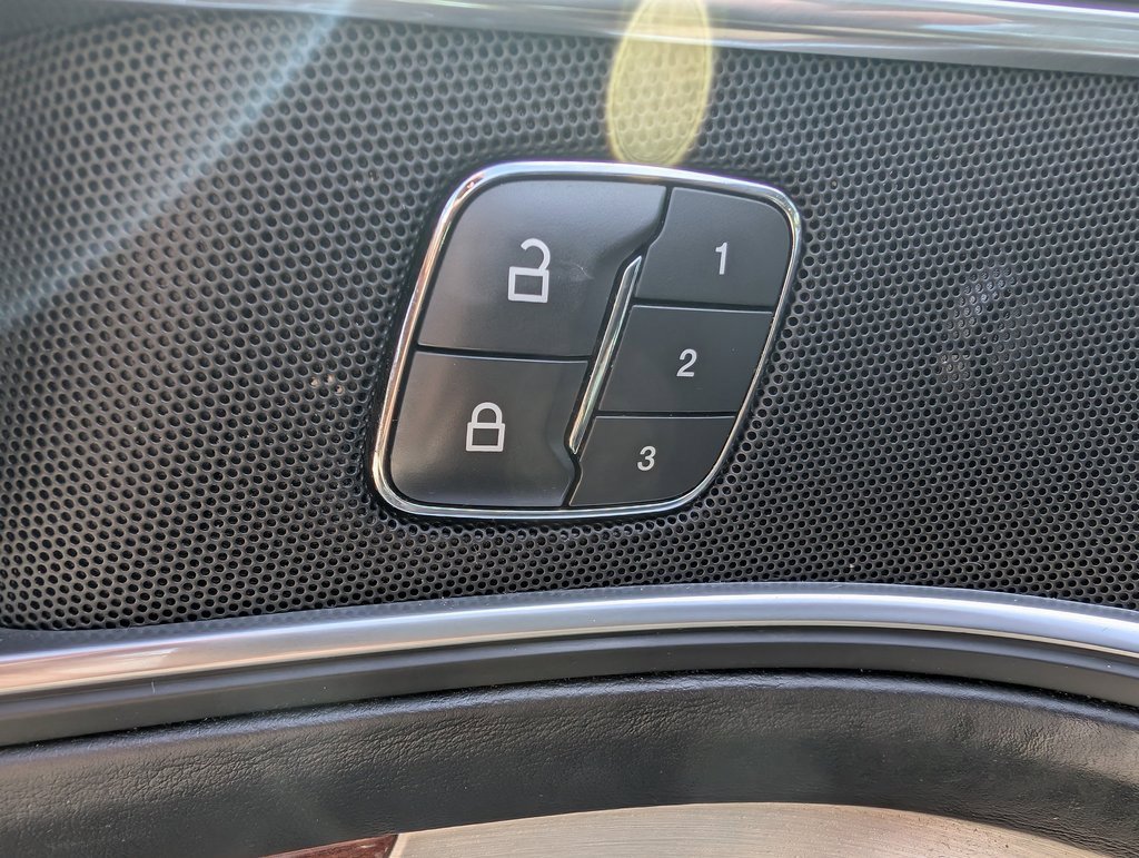 Used 2018 Ford Explorer Platinum image 15