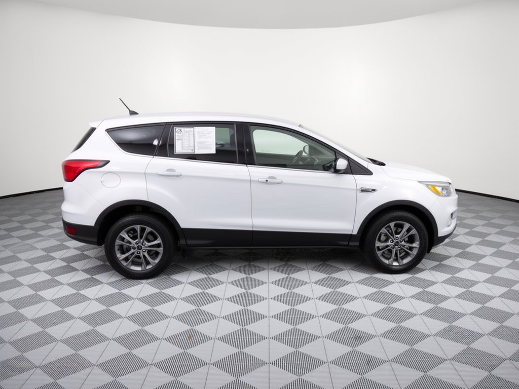 Used 2019 Ford Escape SE FWD image 8