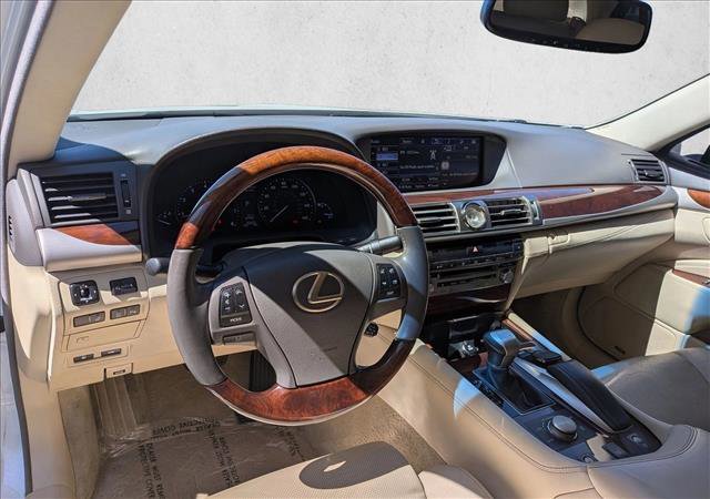 Used 2015 Lexus LS 460 w/ Comfort Package image 10