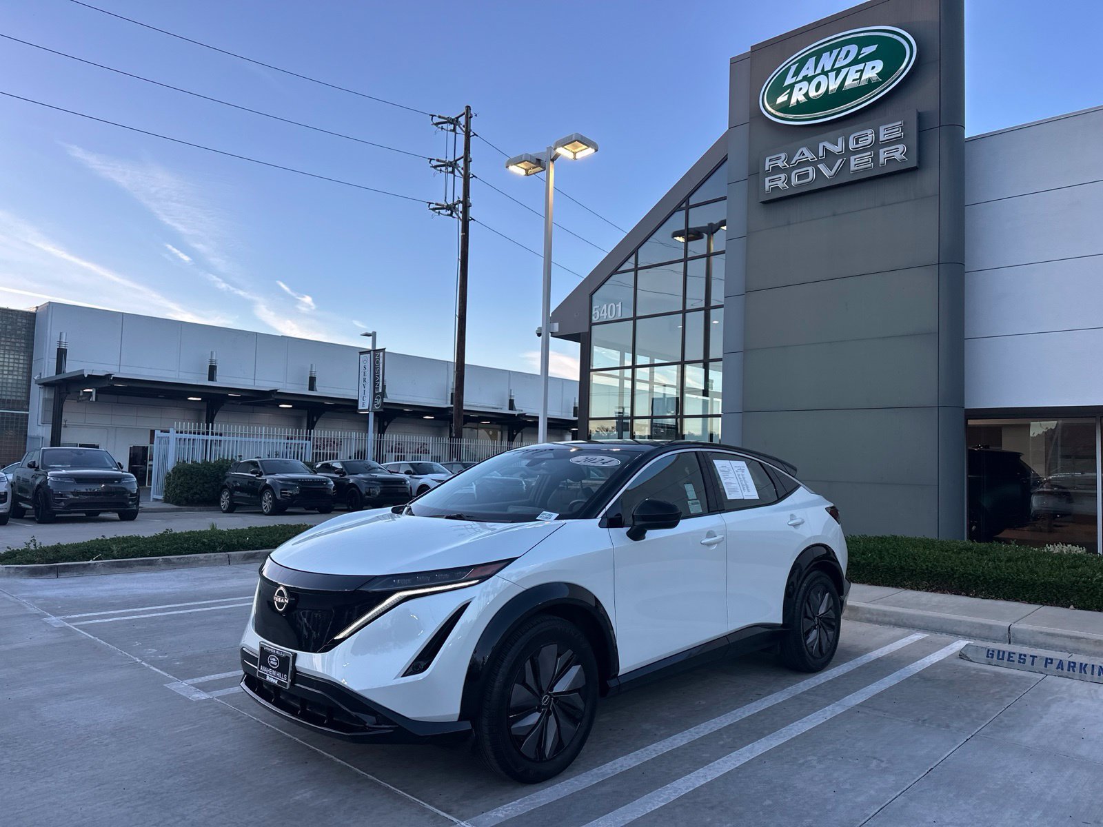 Used 2024 Nissan Ariya FWD image 1
