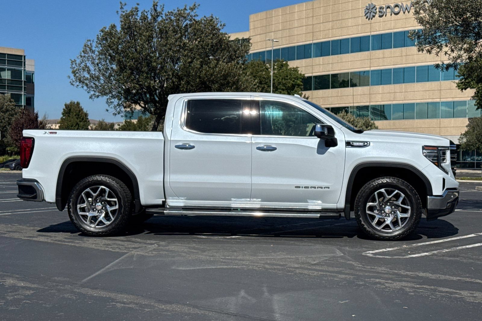 Used 2026 GMC Sierra 1500 SLT w/ SLT Premium Plus Package AWD/4WD image 3