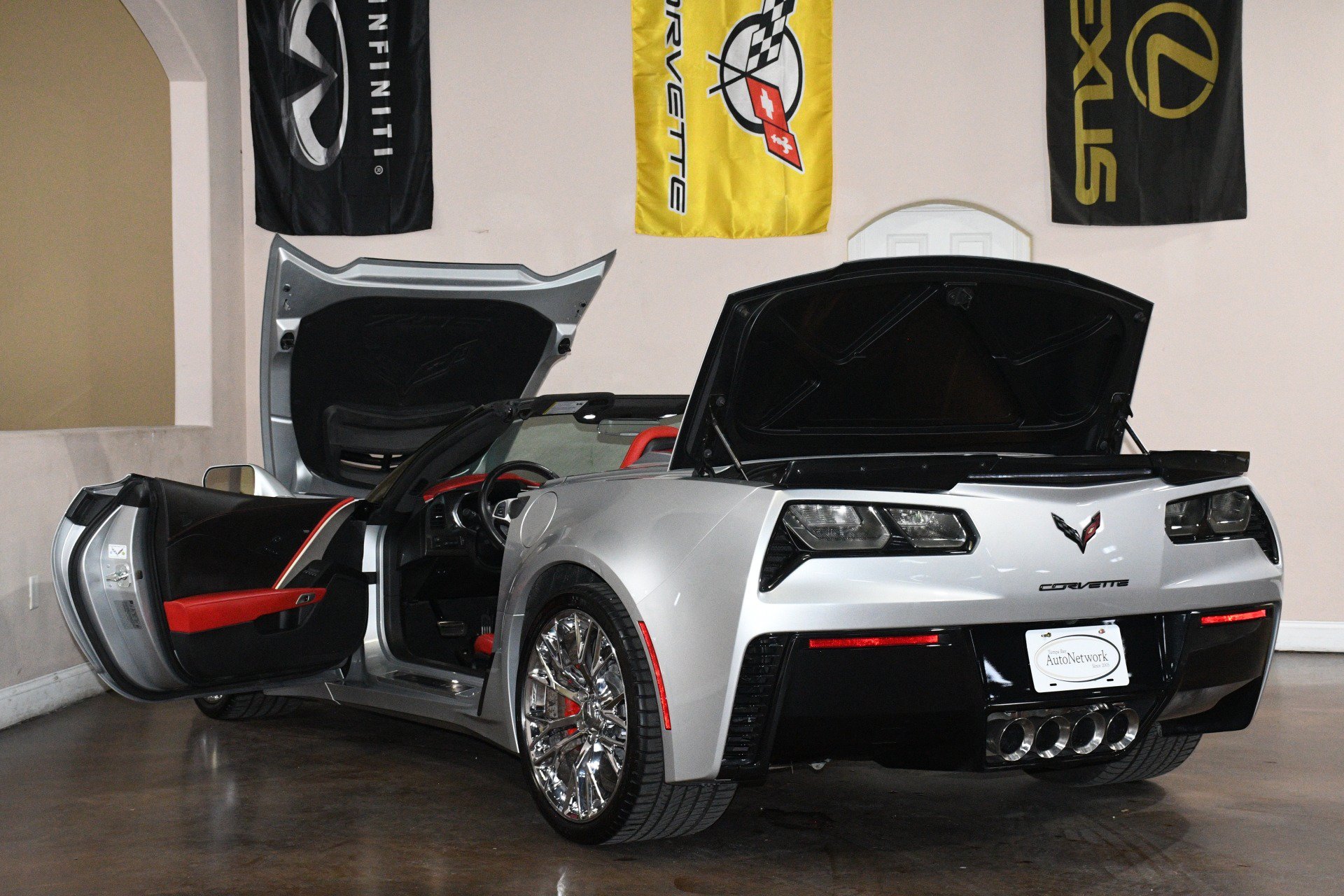 Used 2015 Chevrolet Corvette Z06 w/ 3LZ Preferred Equipment Group RWD image 92
