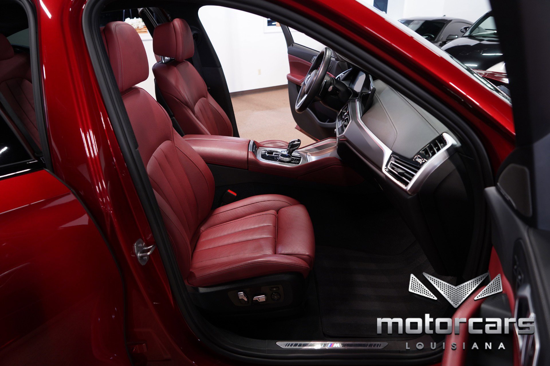 Used 2022 BMW X6 xDrive40i w/ Executive Package image 31