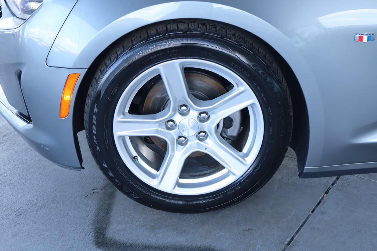 Used 2019 Chevrolet Camaro LT w/ Technology Package RWD image 12