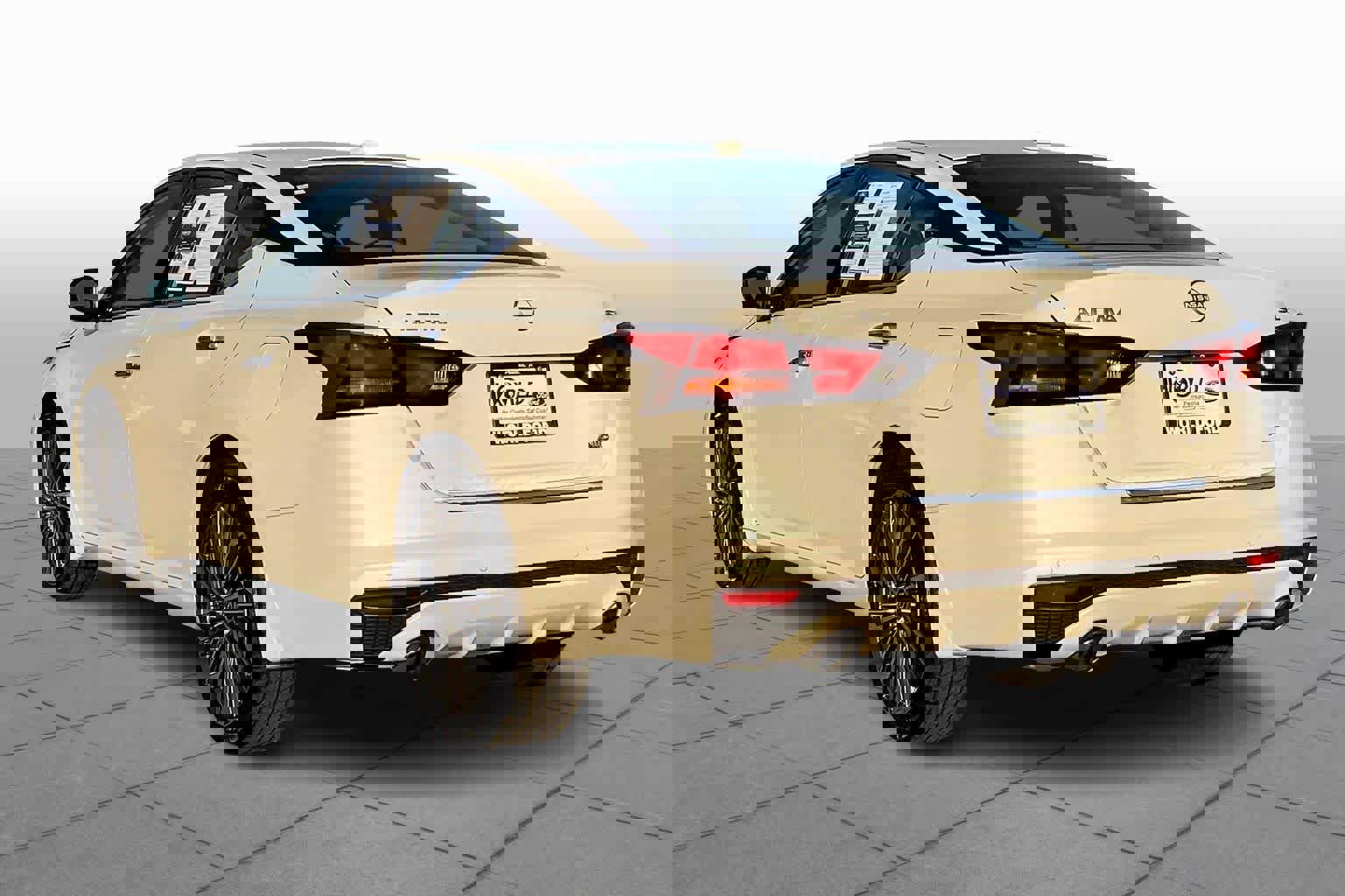 Used 2023 Nissan Altima 2.5 SL image 11