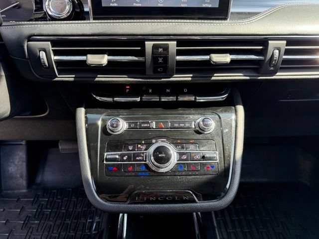 Used 2022 Lincoln Corsair AWD w/ Premium Package image 18