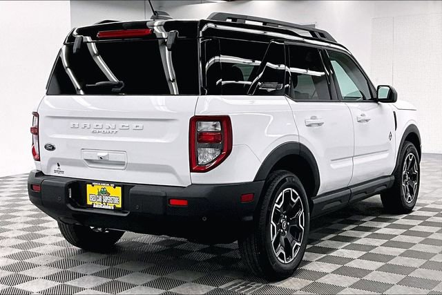 Used 2025 Ford Bronco Sport Outer Banks image 12
