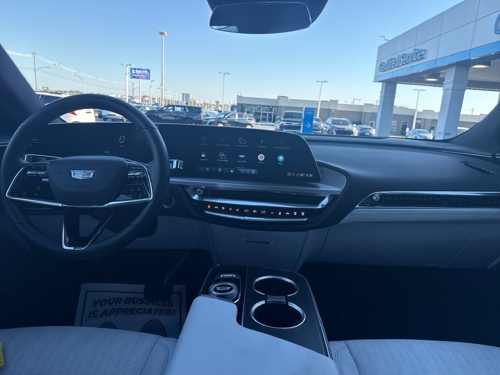 Used 2024 Cadillac Lyriq Luxury RWD image 13