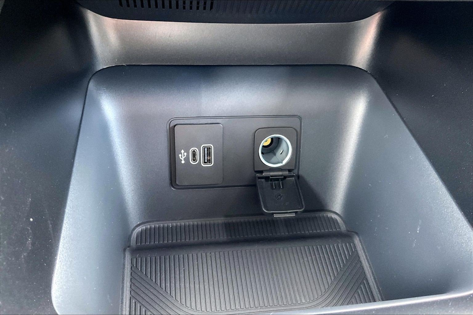 New 2026 Ford Explorer Active w/ Active Comfort Package AWD/4WD image 13
