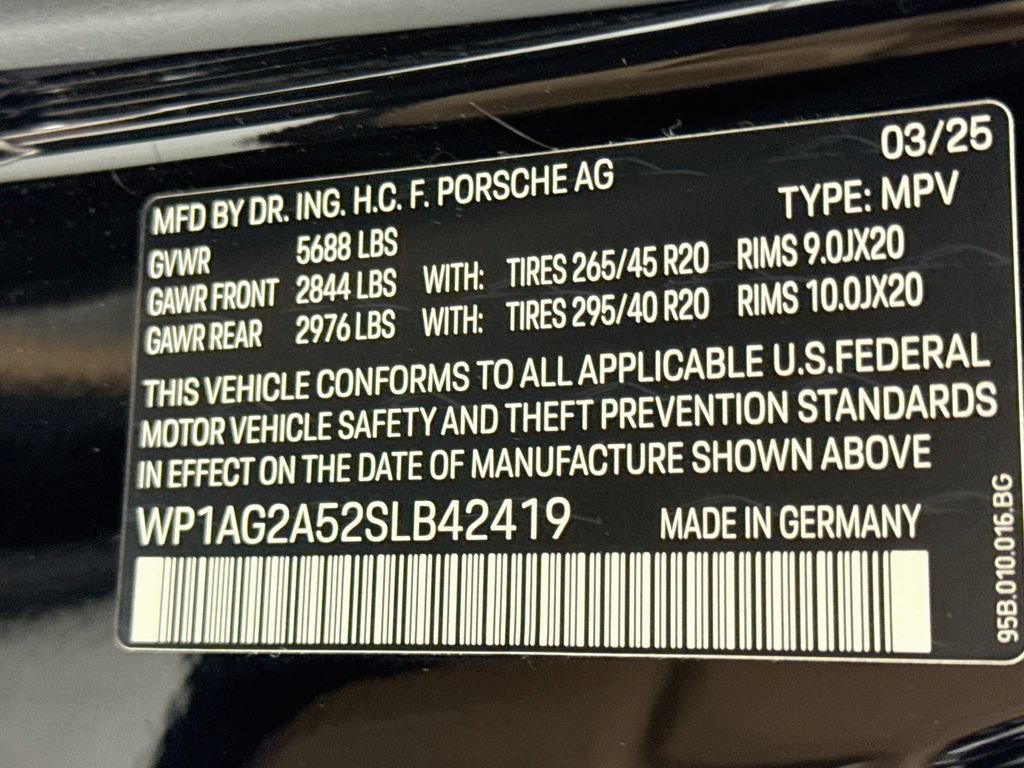 Certified 2025 Porsche Macan S AWD/4WD image 35