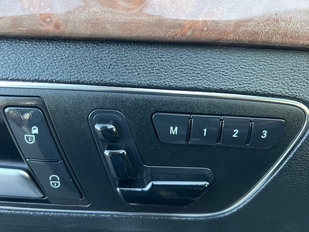Used 2013 Mercedes-Benz E 350 4MATIC Sedan image 26