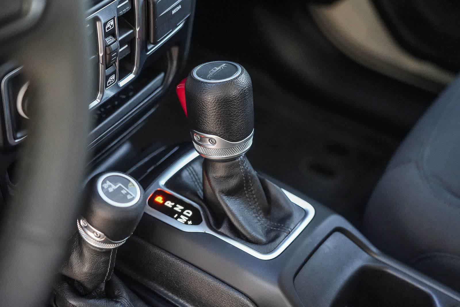 Used 2023 Jeep Gladiator Sport AWD/4WD image 19