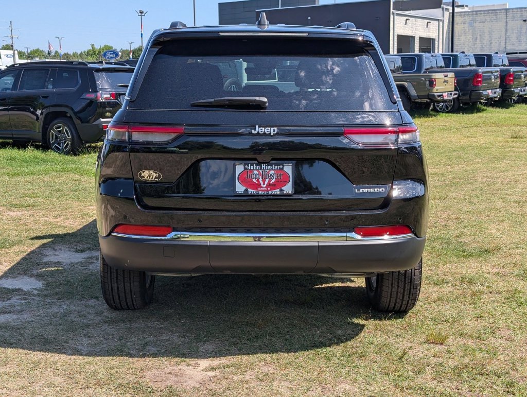 New 2026 Jeep Grand Cherokee Laredo RWD image 6