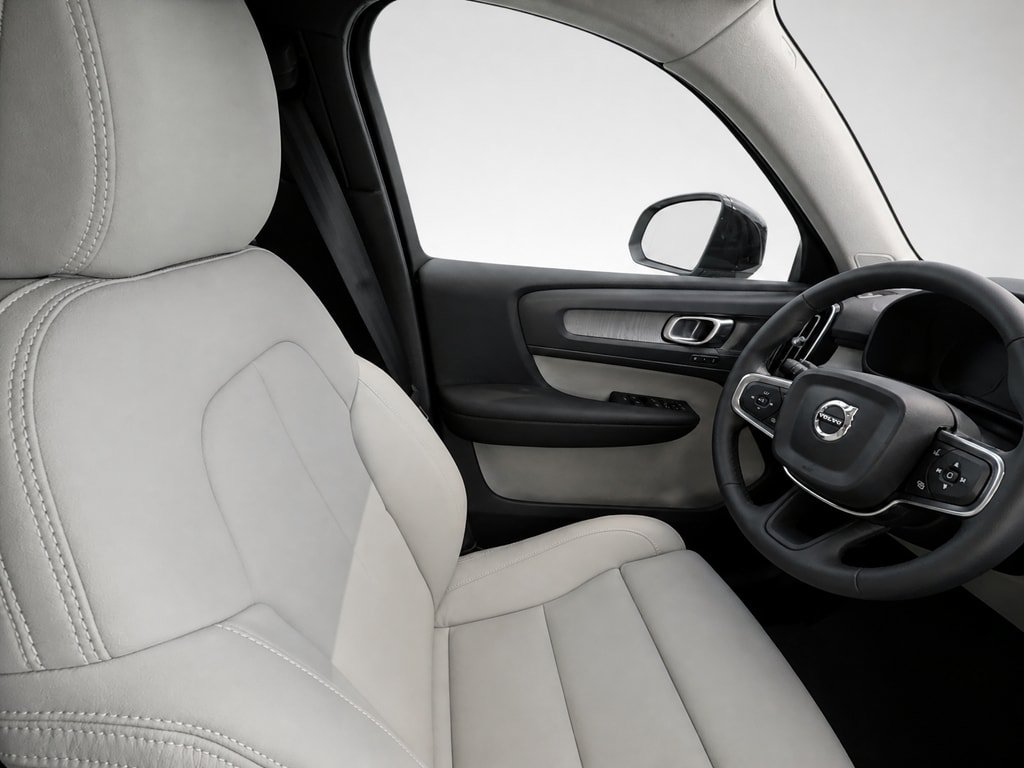 New 2026 Volvo XC40 B5 Plus w/ Protection Package Premier AWD/4WD image 11